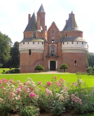 Château de Rambures et Musée de la Verrerie
